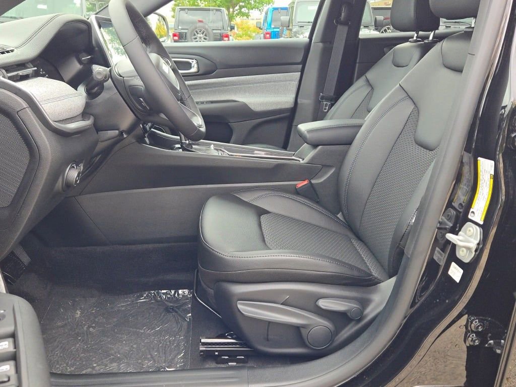 New 2026 Jeep Compass Latitude image 22