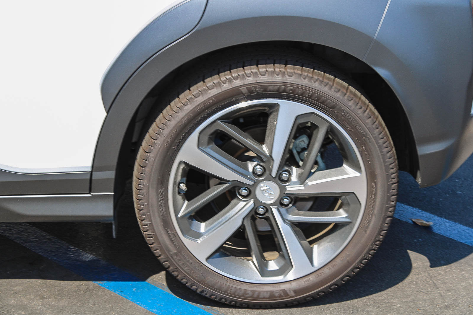 Used 2019 Hyundai Kona Limited FWD image 12