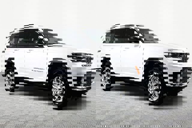 New 2026 Jeep Grand Cherokee L Laredo image 3