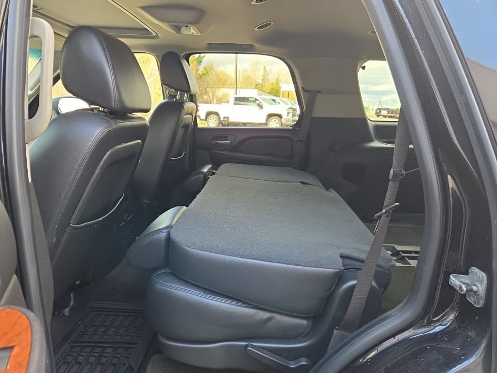 Used 2008 GMC Yukon SLT w/ SLT Preferred Equipment Group AWD/4WD image 24