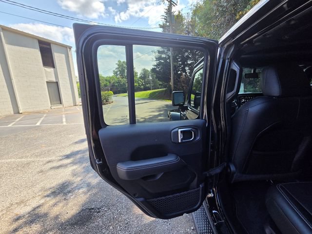 Used 2022 Jeep Wrangler Unlimited Sahara w/ Cold Weather Group AWD/4WD image 18