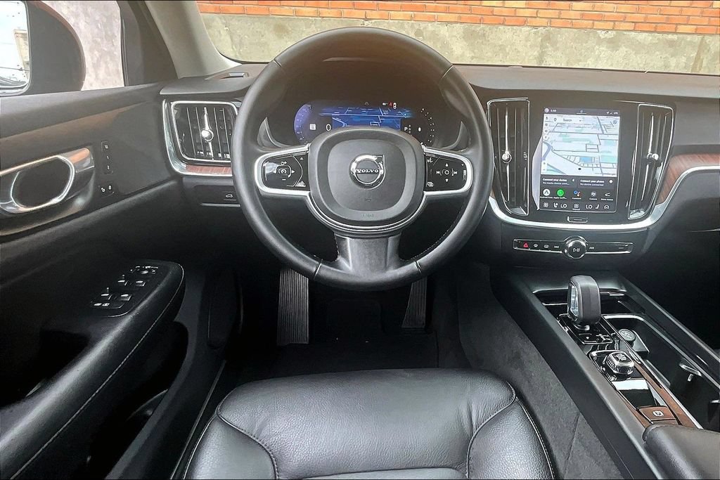 Certified 2025 Volvo V60 B5 Cross Country Plus AWD/4WD image 7