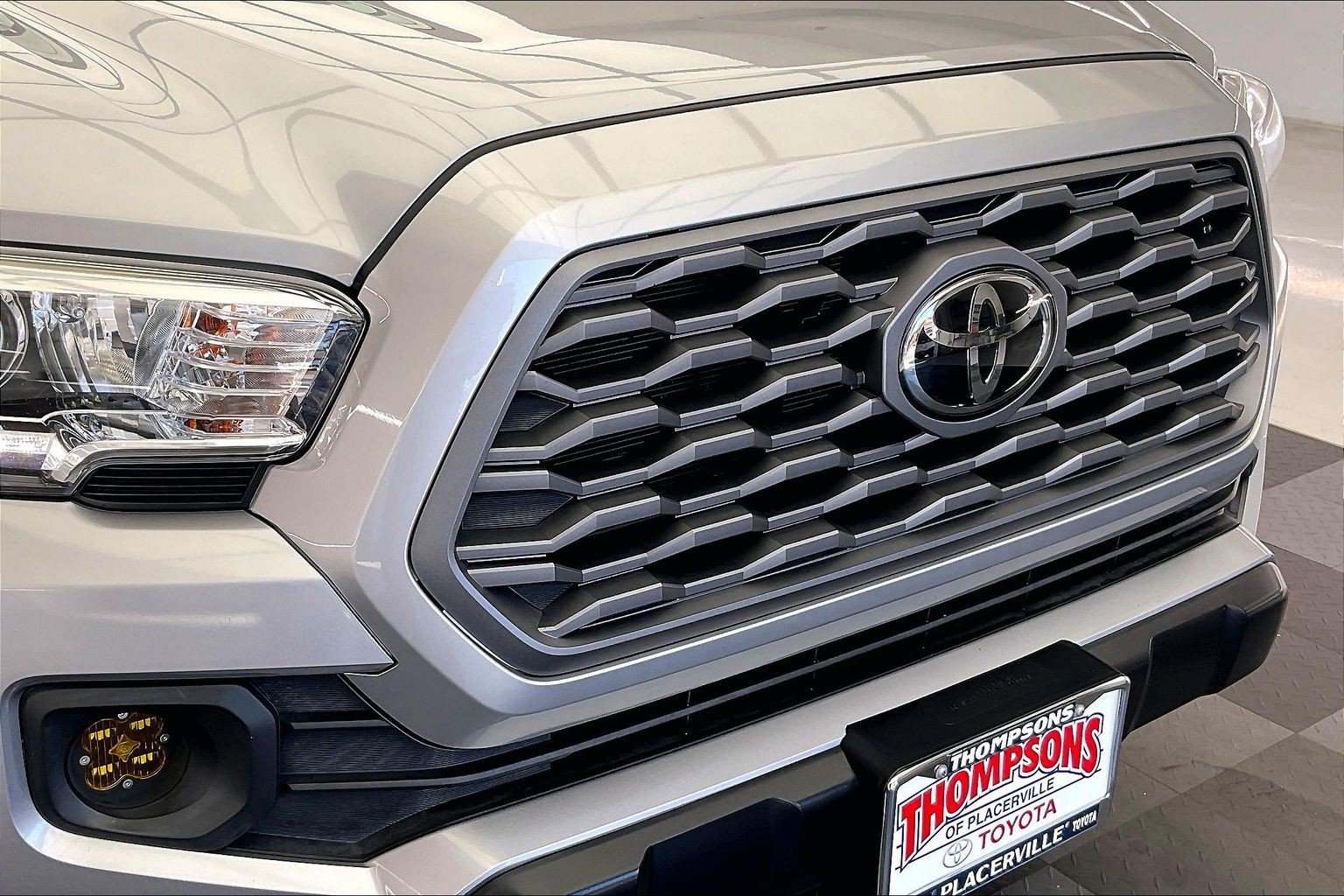Used 2020 Toyota Tacoma TRD Off-Road w/ Technology Package AWD/4WD image 31
