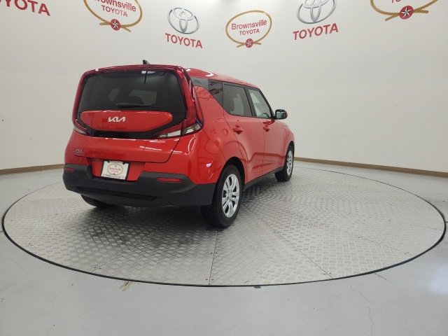 Used 2022 Kia Soul LX image 8