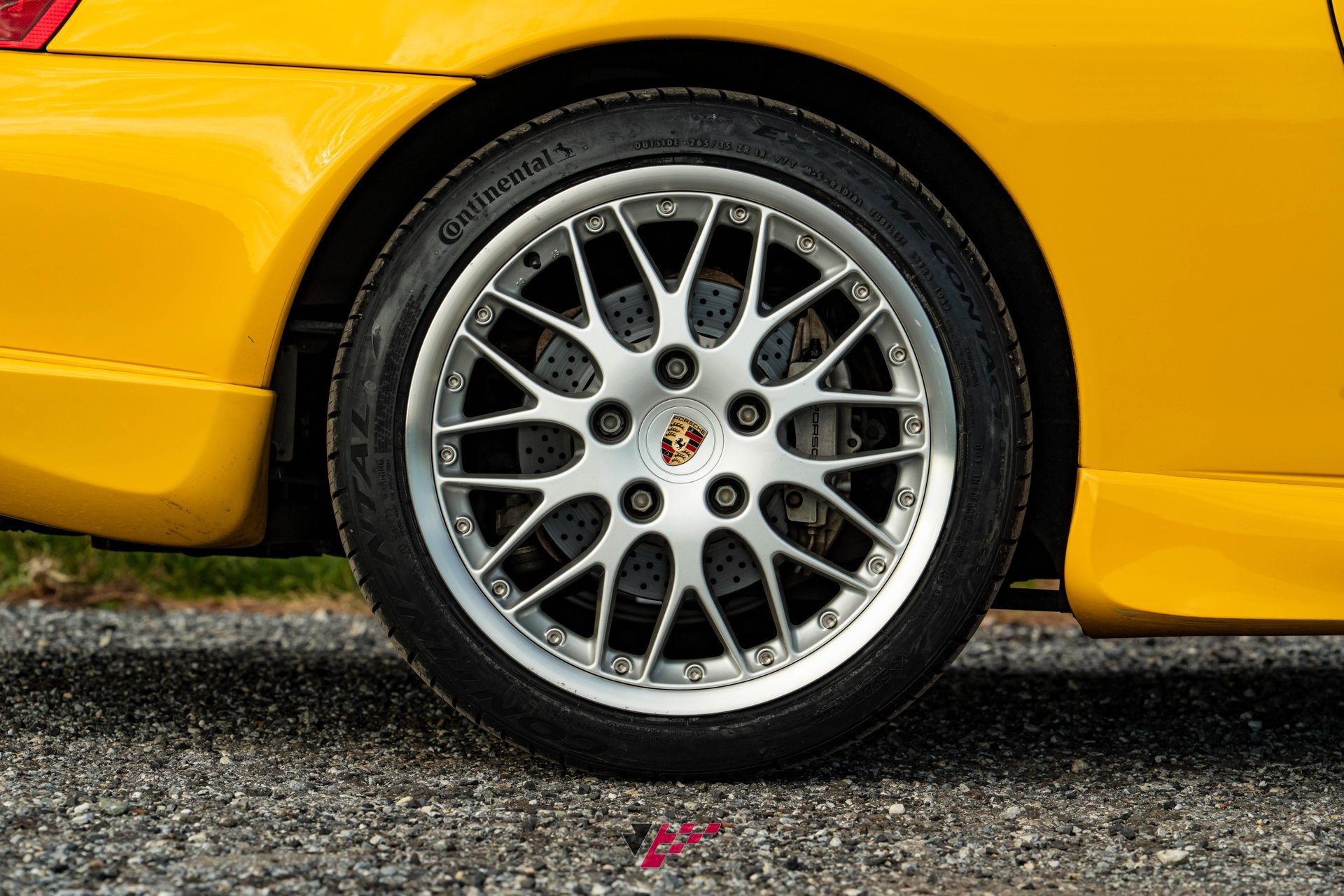 Used 2001 Porsche 911 Carrera 4 image 13