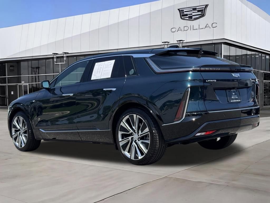 Certified 2025 Cadillac Lyriq Luxury w/ LPO, Floor Liner Package AWD/4WD image 7