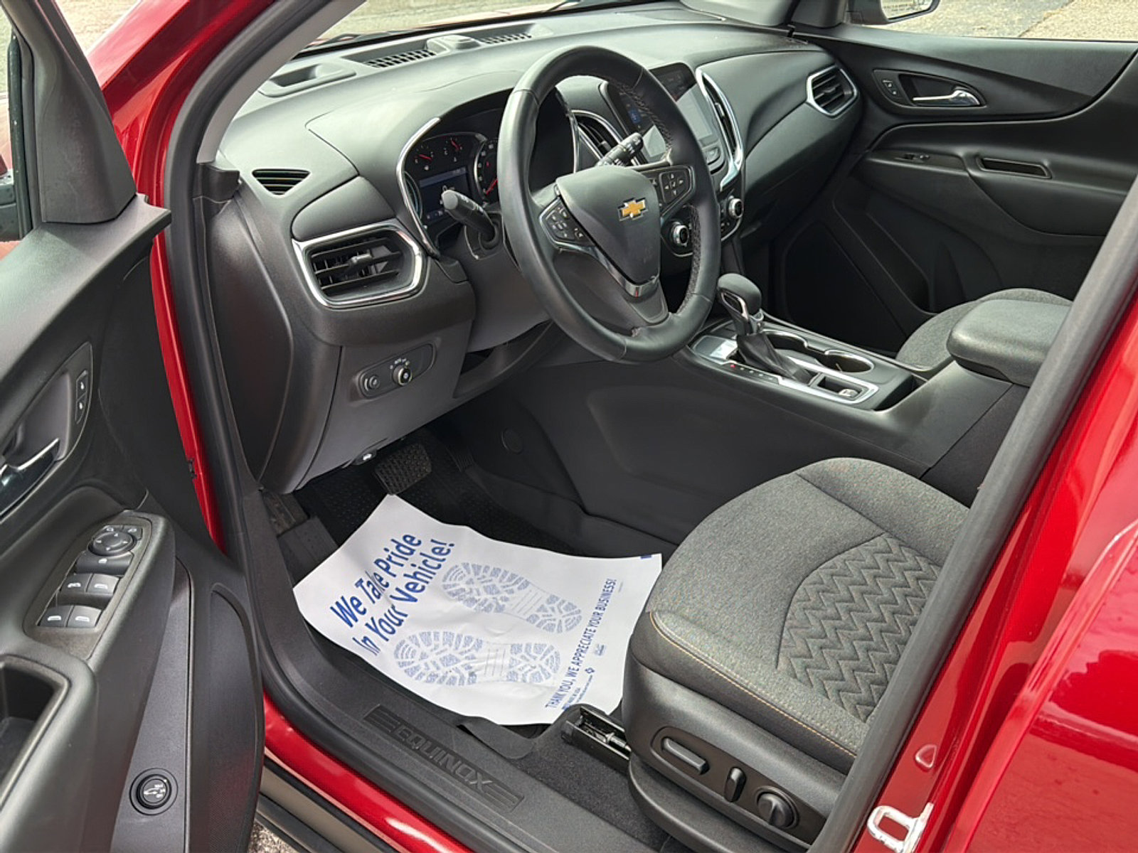 Used 2024 Chevrolet Equinox LT FWD image 8