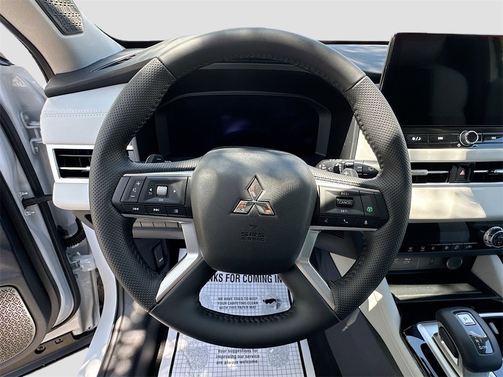 New 2025 Mitsubishi Outlander SE image 11
