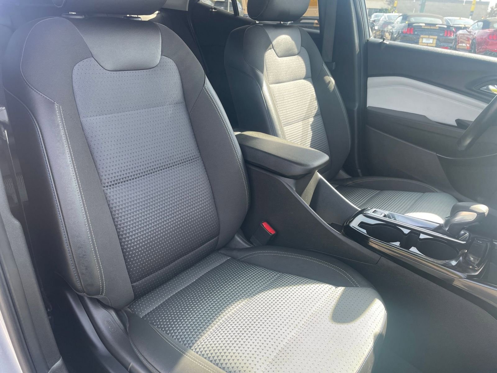 Used 2025 Chevrolet Trax LT w/ LT Convenience Package image 41