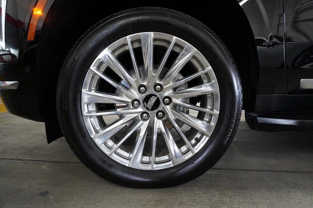 Used 2025 Cadillac Escalade ESV Premium Luxury image 24