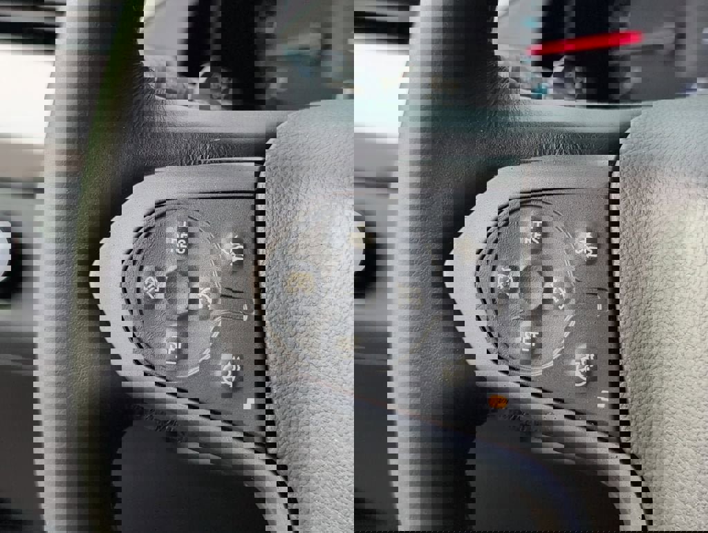 Used 2019 Chevrolet Suburban Premier RWD image 25