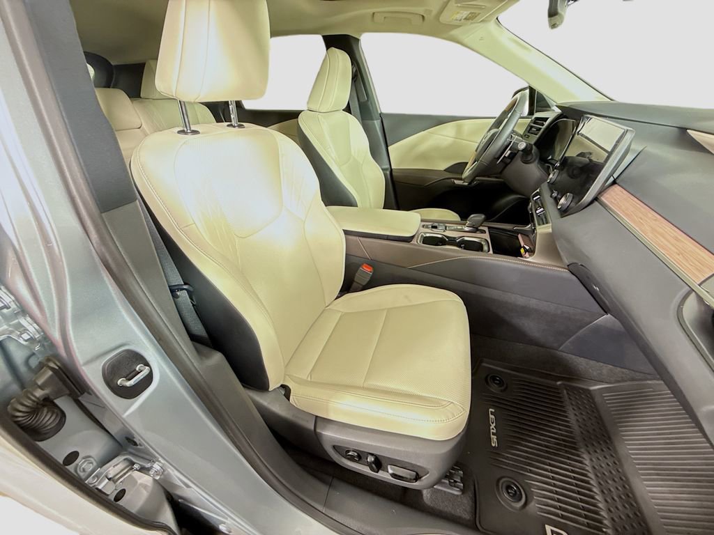 Used 2024 Lexus RX 350h w/ Cold Area Package image 18