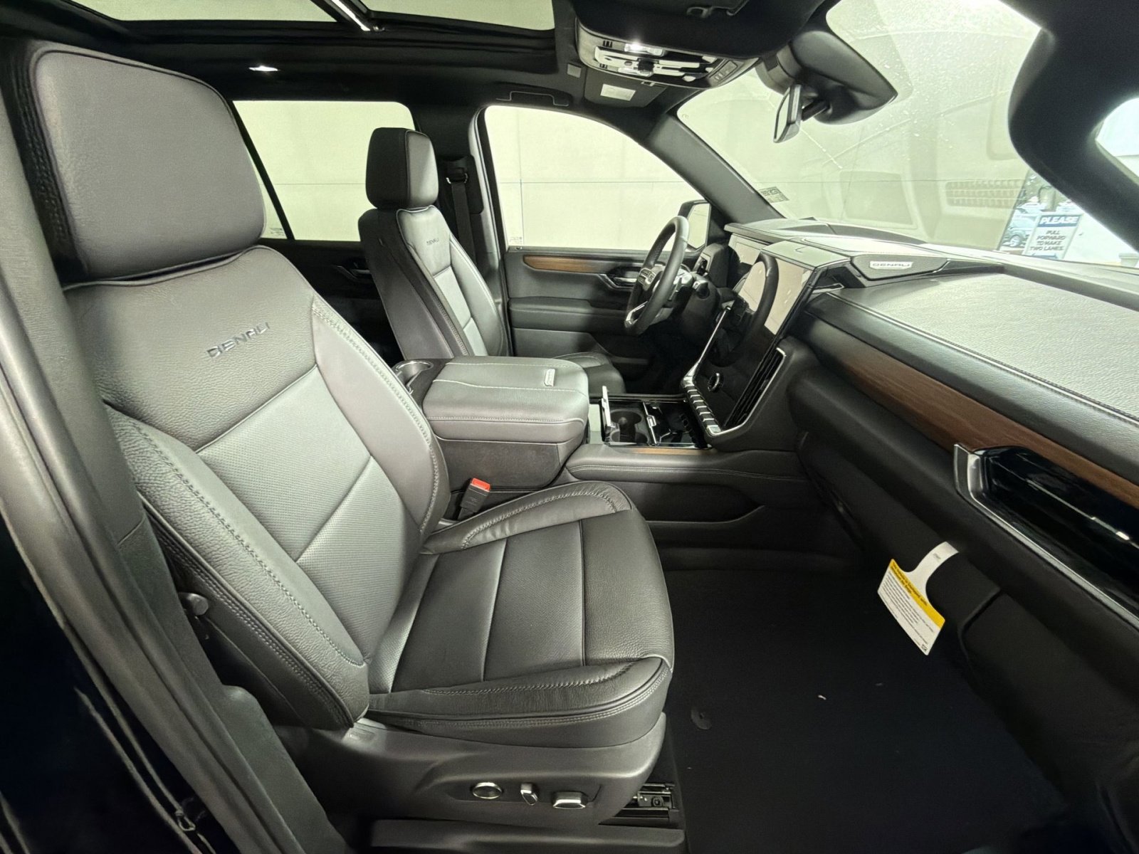 New 2026 GMC Yukon Denali image 28