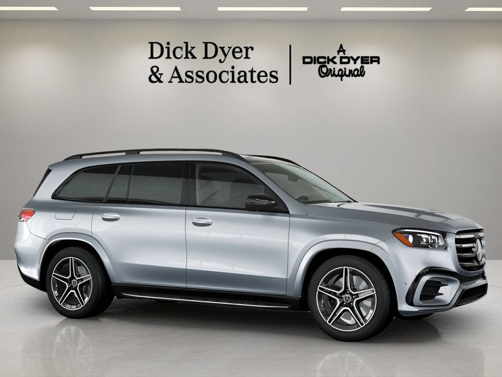 Used 2025 Mercedes-Benz GLS 450 4MATIC image 4