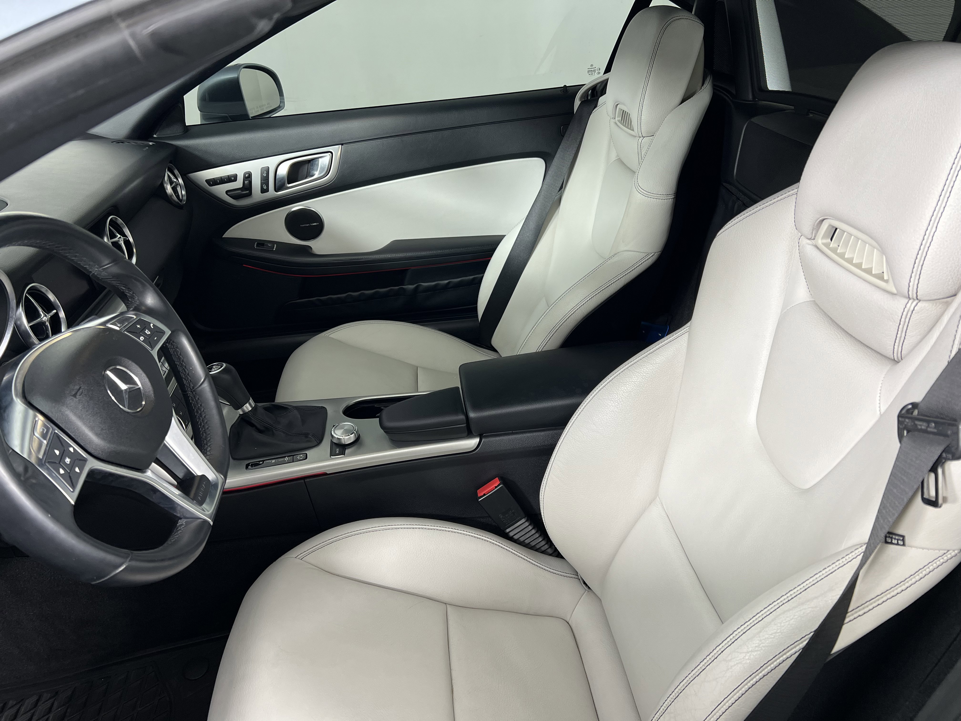 Used 2012 Mercedes-Benz SLK 350 image 4