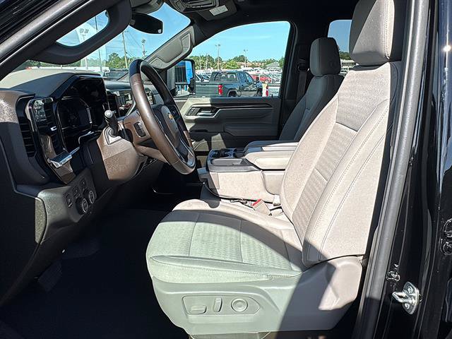 Used 2025 Chevrolet Silverado 2500 LT w/ Convenience Package AWD/4WD image 15