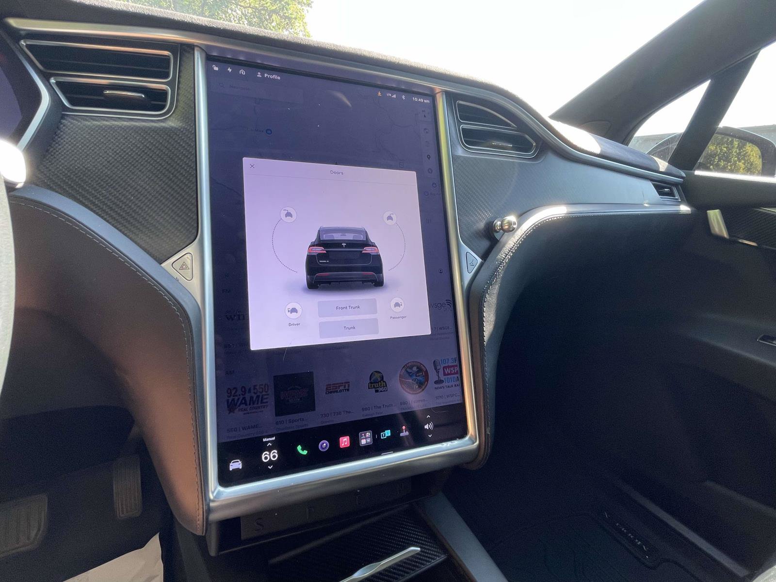 Used 2017 Tesla Model X 75D AWD/4WD image 32