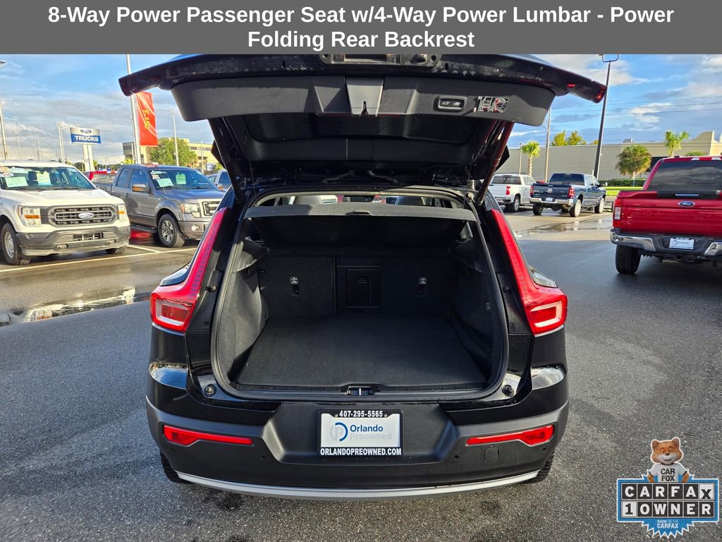 Used 2019 Volvo XC40 T4 Momentum image 21