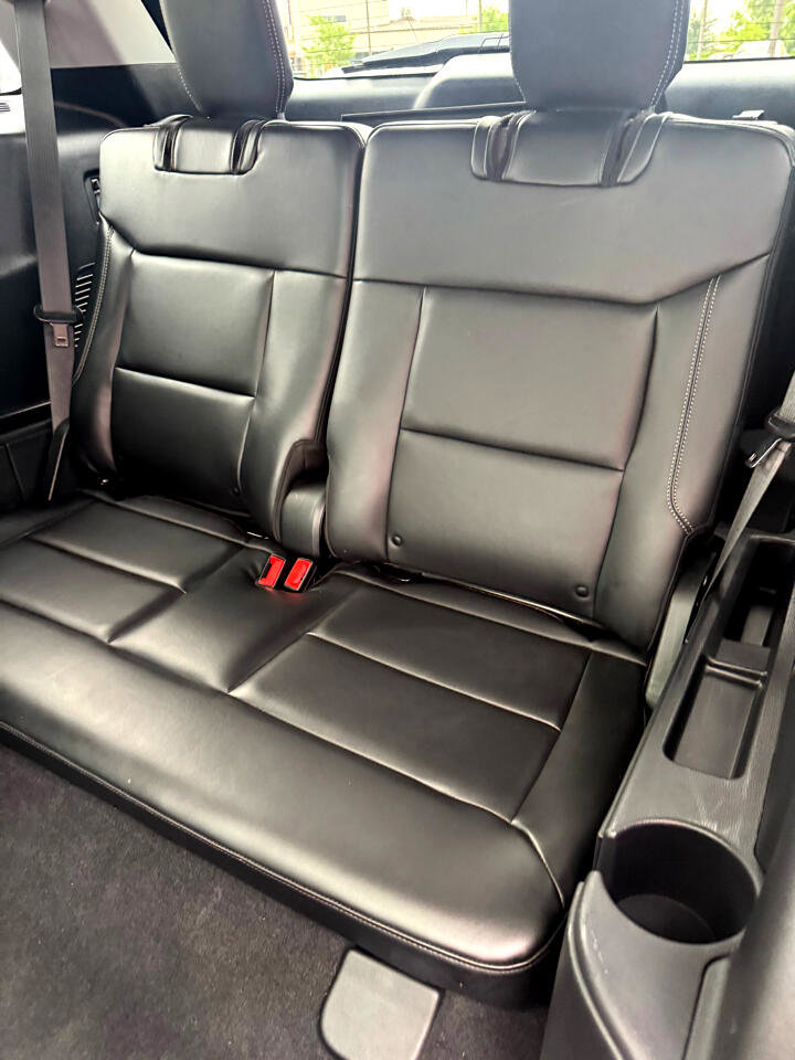 Used 2021 Ford Explorer XLT w/ Equipment Group 202A image 32