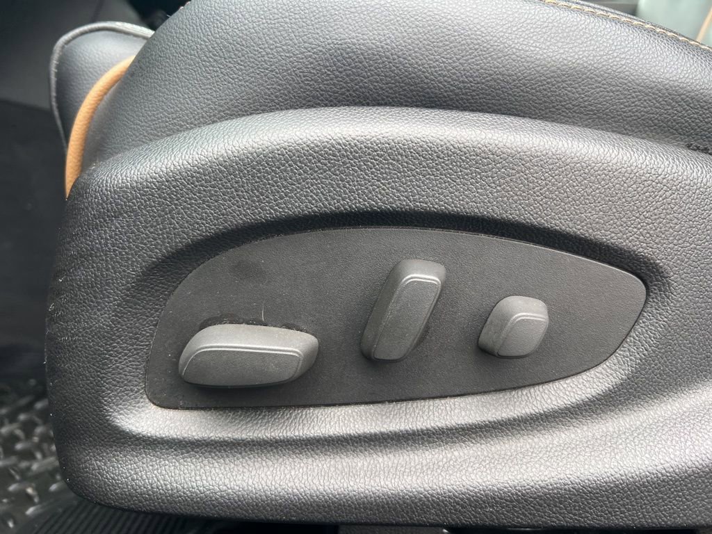 Used 2014 Chevrolet Impala LTZ image 10