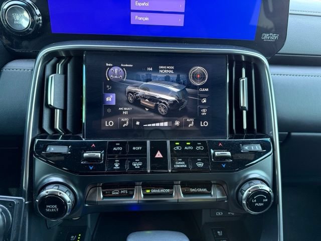 Used 2024 Lexus LX 600 4WD w/ Luxury Package image 21