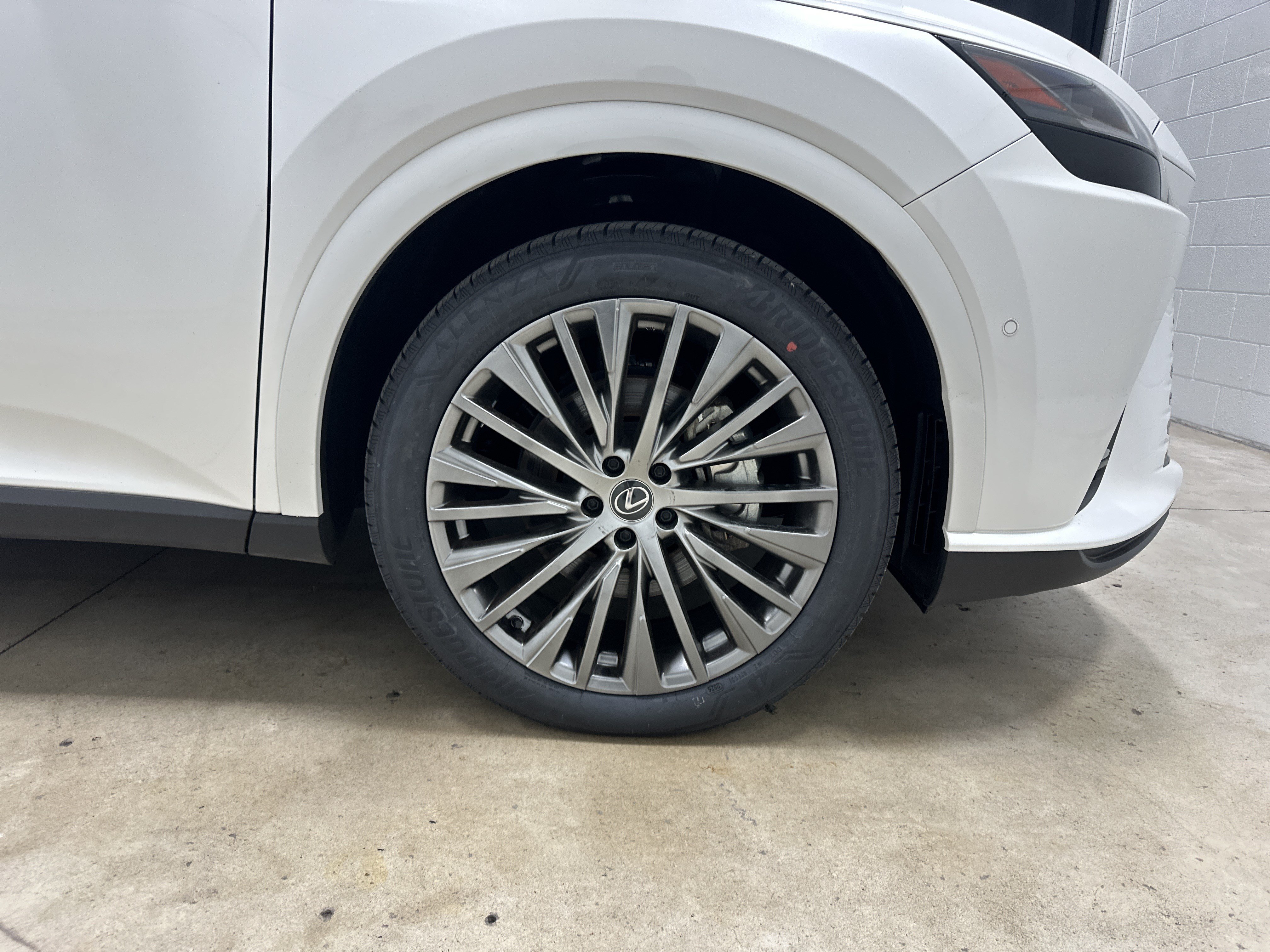 Certified 2025 Lexus RX 450h AWD w/ Convenience Package image 13