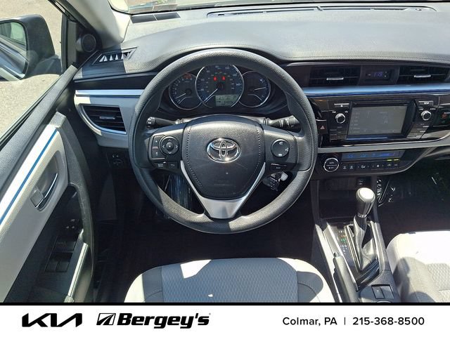 Used 2016 Toyota Corolla LE FWD image 13
