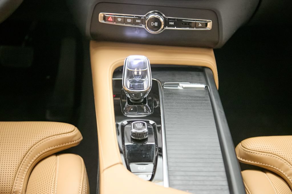 Certified 2023 Volvo XC90 T8 Ultimate w/ Lounge Package AWD/4WD image 31