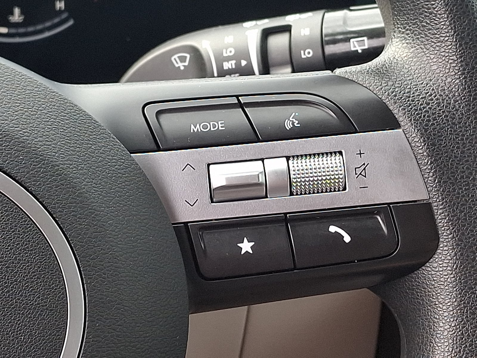 Certified 2025 Hyundai Tucson SEL AWD/4WD image 22