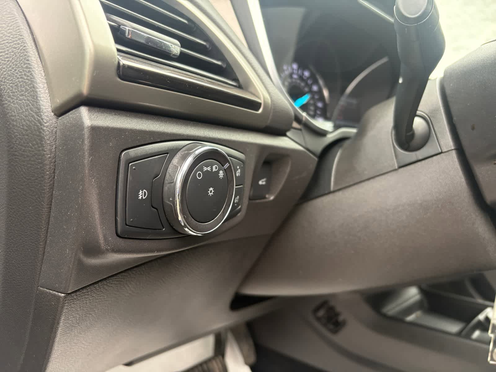 Used 2015 Ford Fusion SE w/ Equipment Group 202A FWD image 28