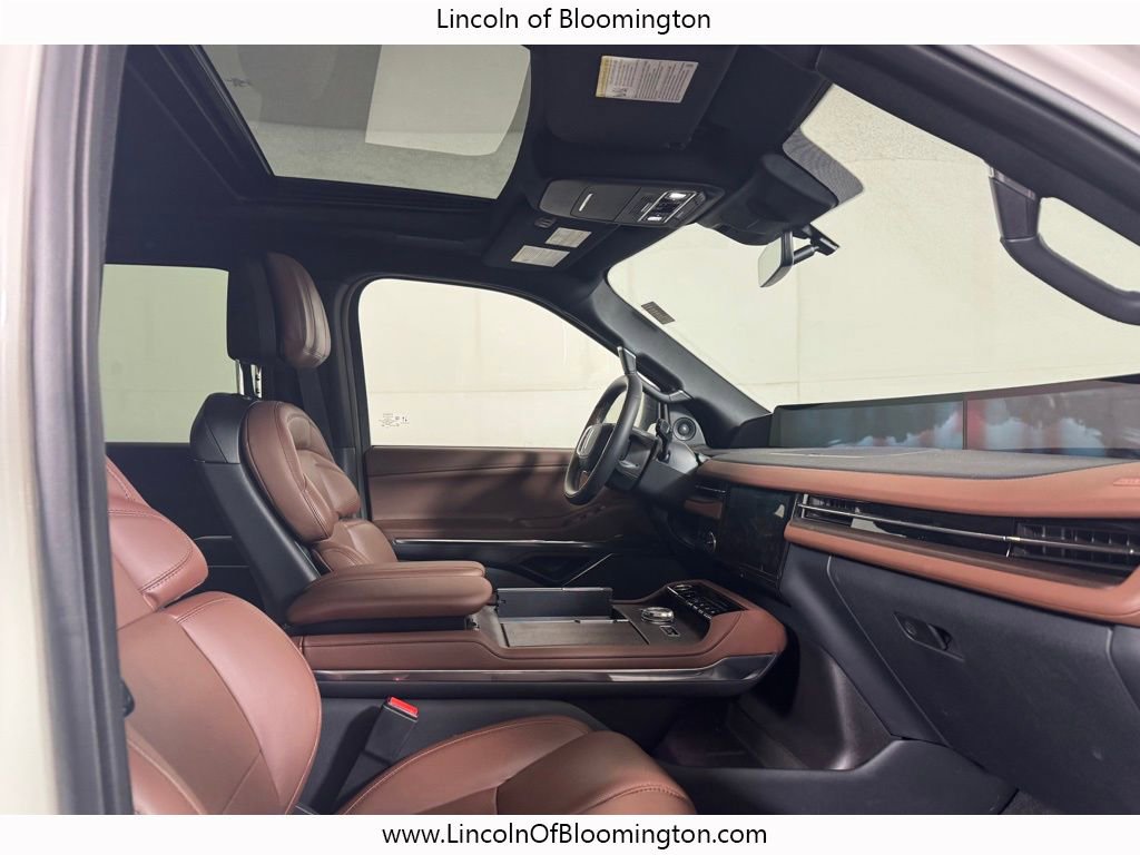 New 2025 Lincoln Navigator L Reserve image 15