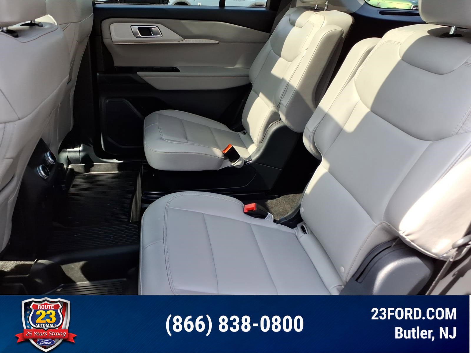 Certified 2025 Ford Explorer Active w/ Active Comfort Package AWD/4WD image 23