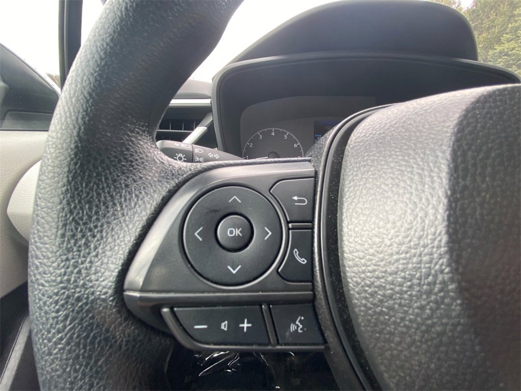 Used 2025 Toyota Corolla LE image 15
