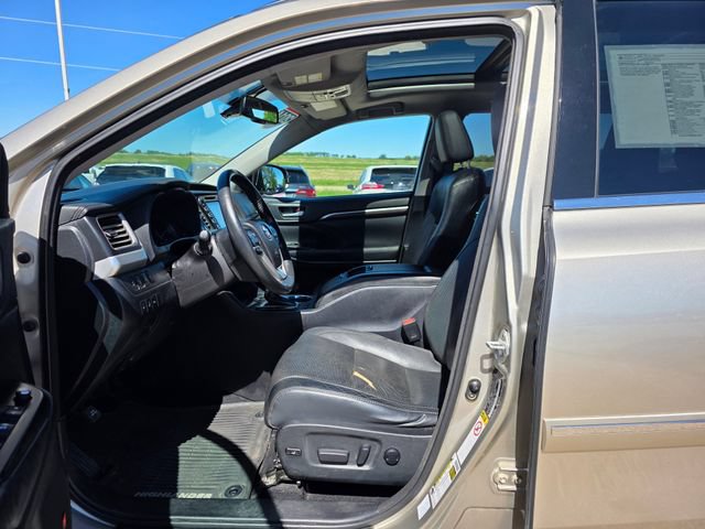 Used 2014 Toyota Highlander Limited Platinum AWD/4WD image 23