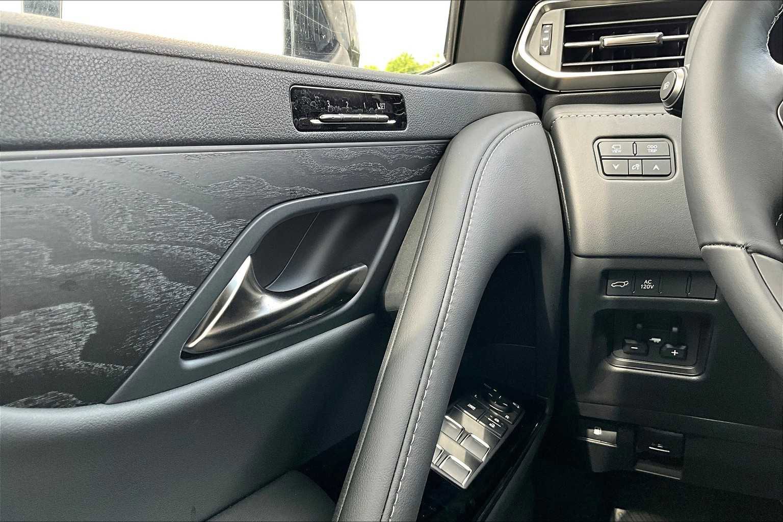 New 2025 Lexus LX 700h Luxury image 20