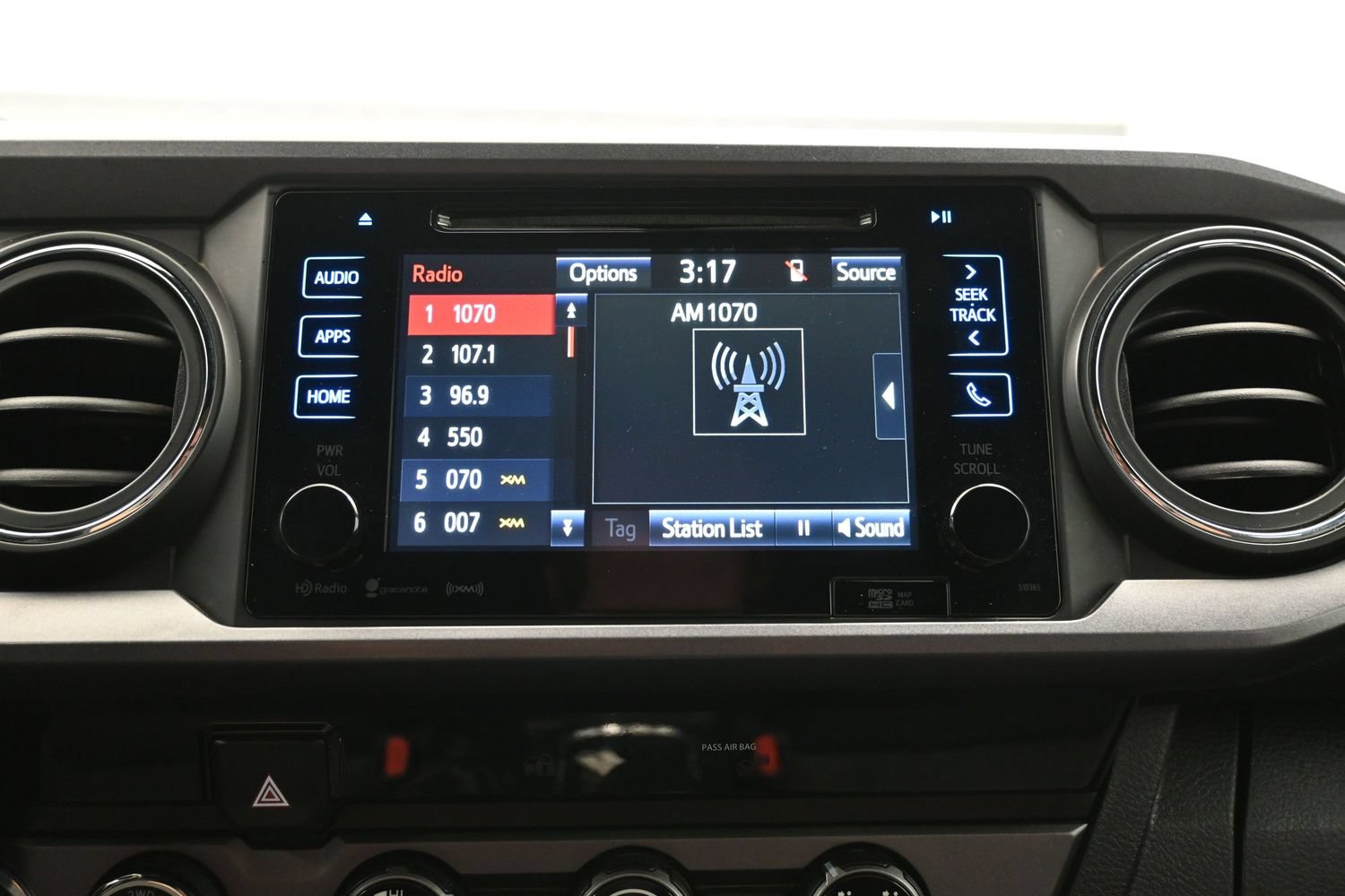 Used 2018 Toyota Tacoma TRD Off-Road AWD/4WD image 31