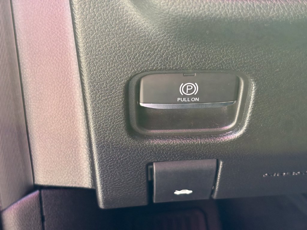 Used 2023 Jeep Grand Cherokee L Overland w/ Luxury Tech Group IV AWD/4WD image 33