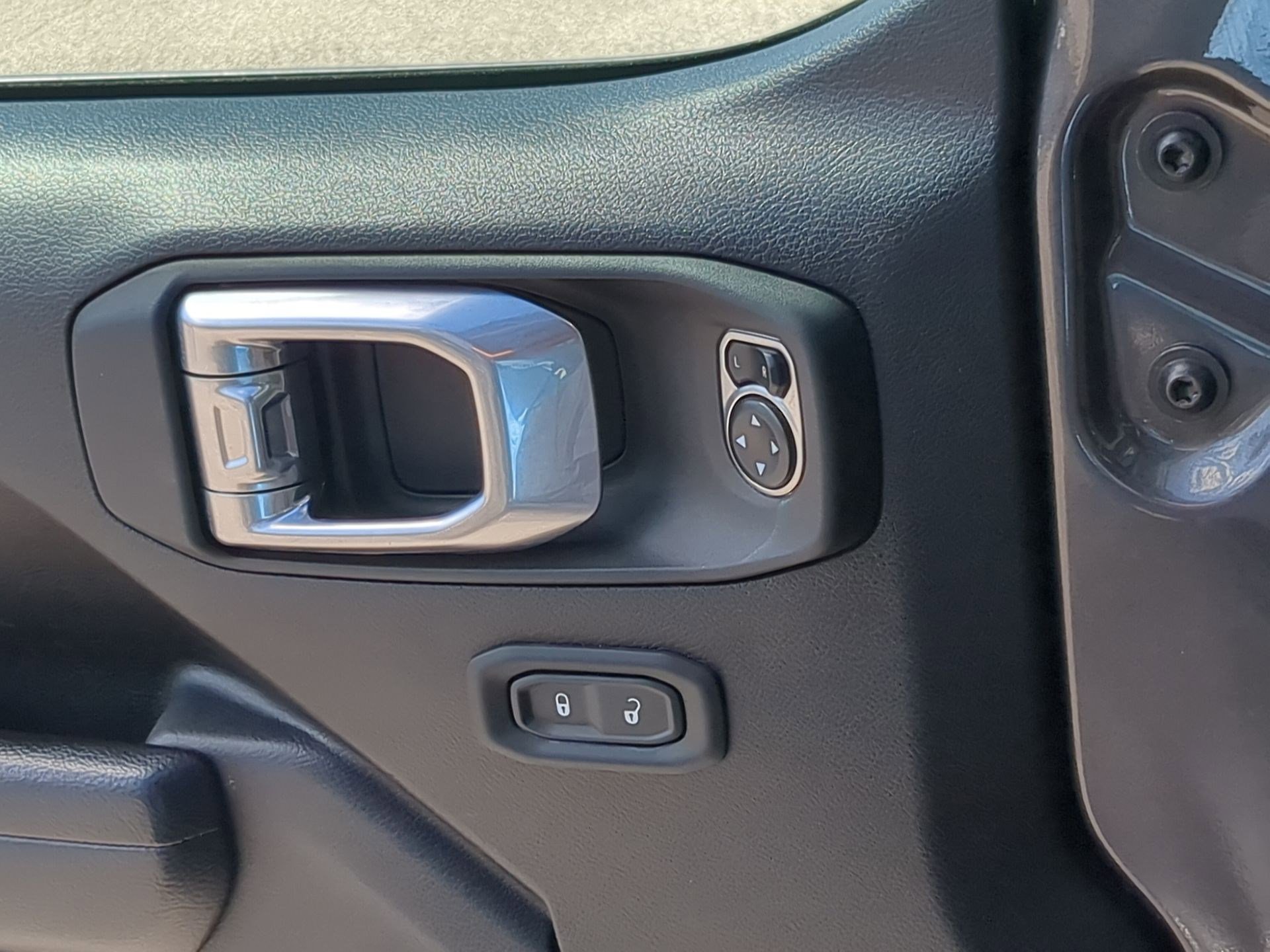 Used 2024 Jeep Wrangler Unlimited Rubicon image 14