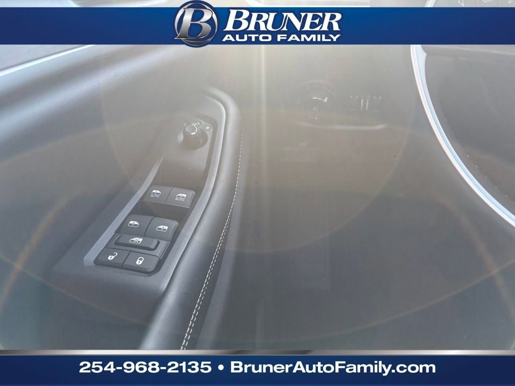 New 2025 Jeep Grand Cherokee Limited w/ Black Appearance Package image 20