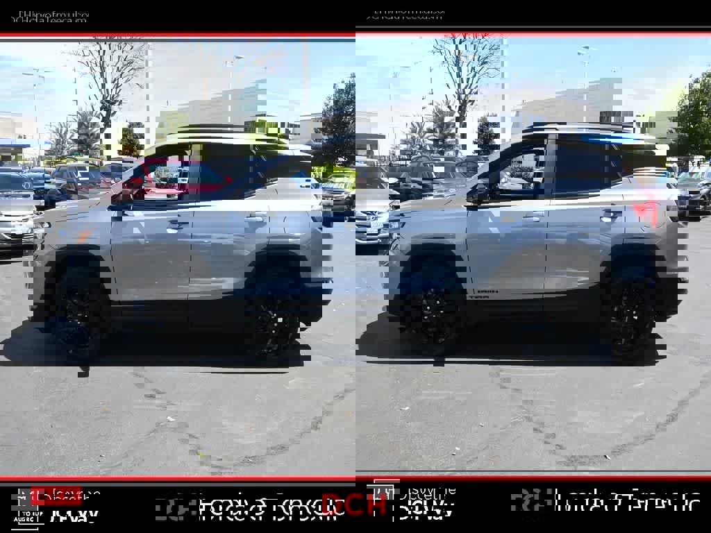 Used 2023 GMC Terrain SLE w/ Elevation Edition image 4