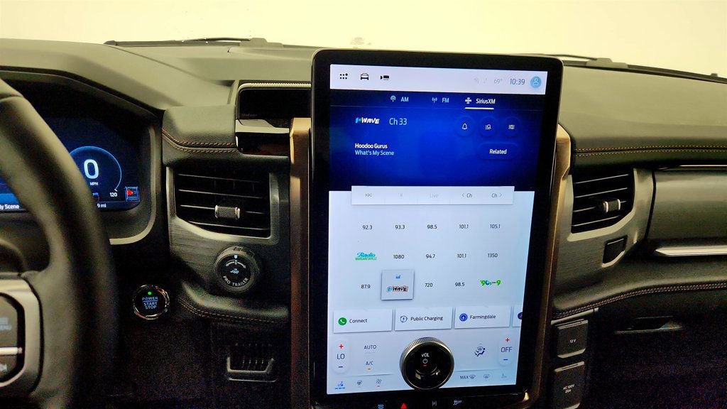 Used 2024 Ford F150 Lightning Lariat AWD/4WD image 17