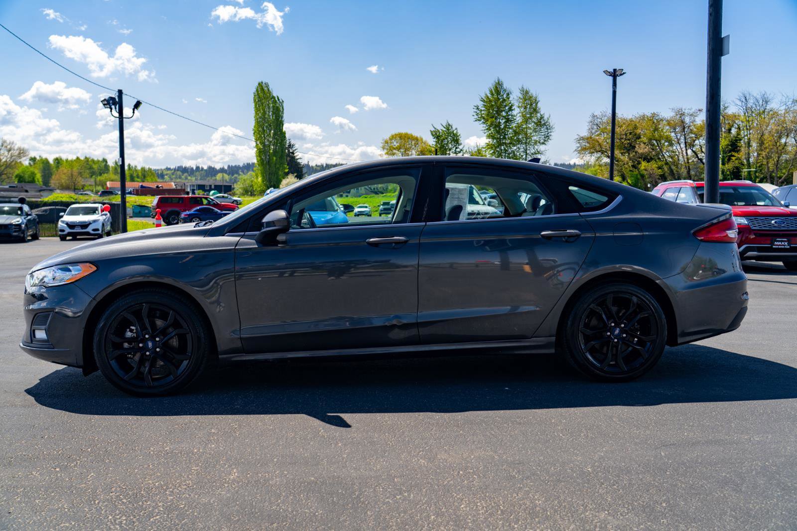 Used 2019 Ford Fusion SE w/ Equipment Group 151A FWD image 13