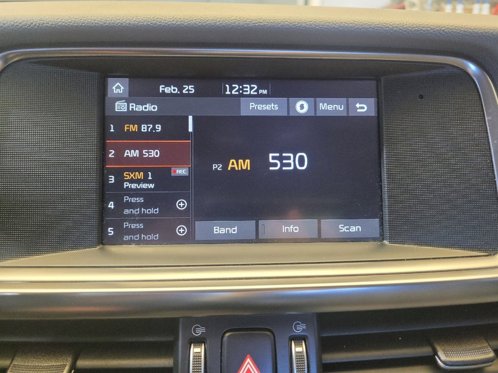 Used 2018 Kia Optima EX image 25