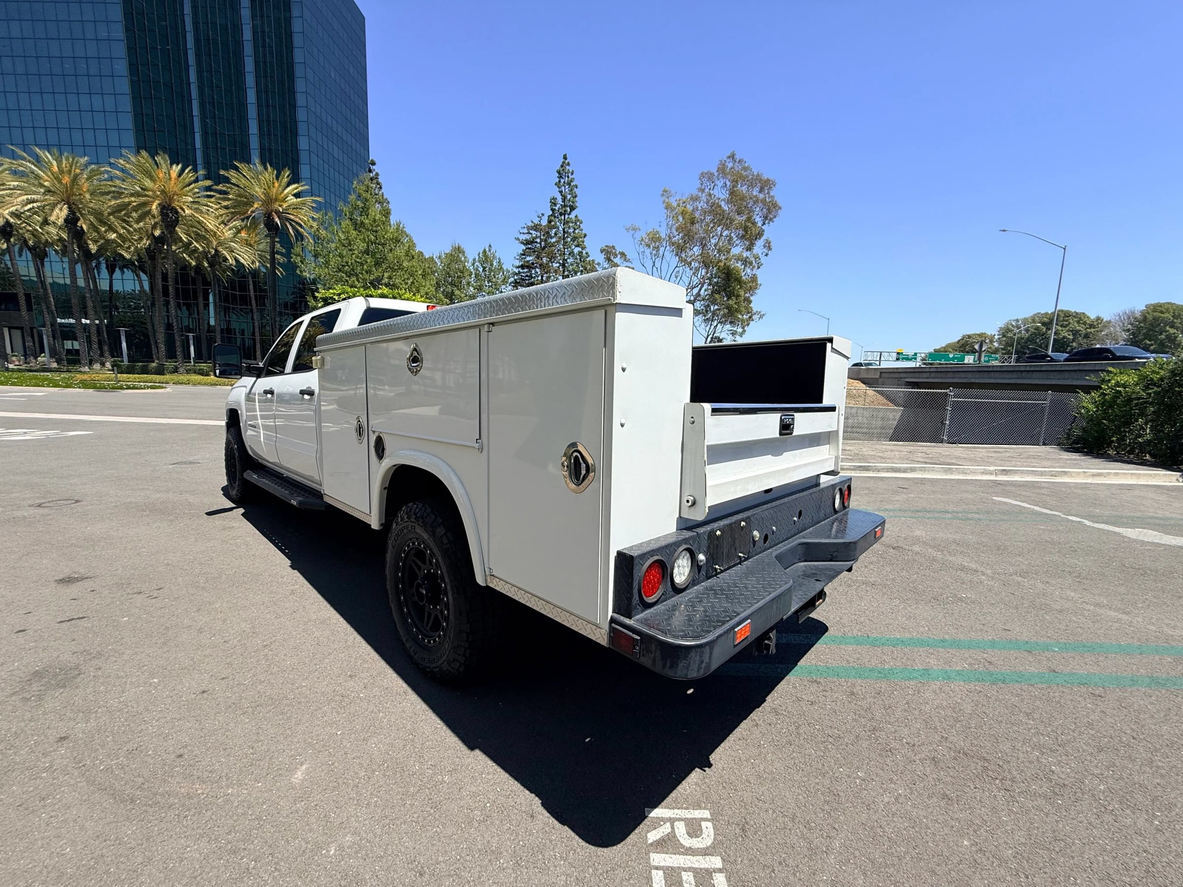 Used 2018 Chevrolet Silverado 3500 Work Truck Pickup 4D 8 ft RWD image 4