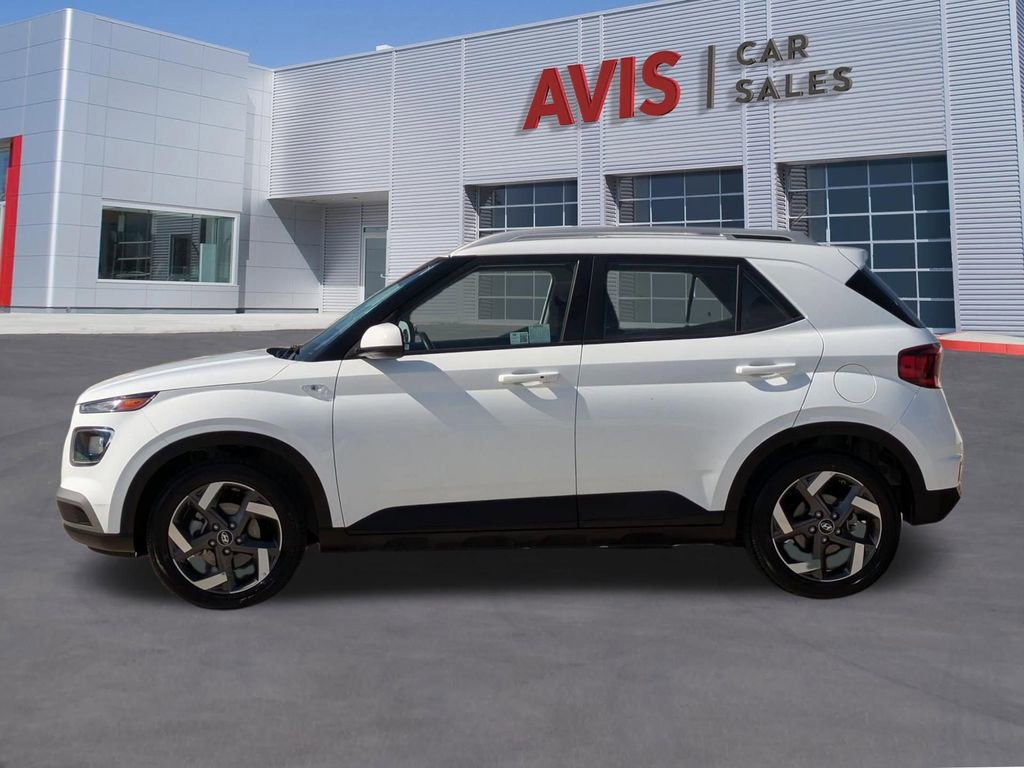Used 2025 Hyundai Venue SEL image 10