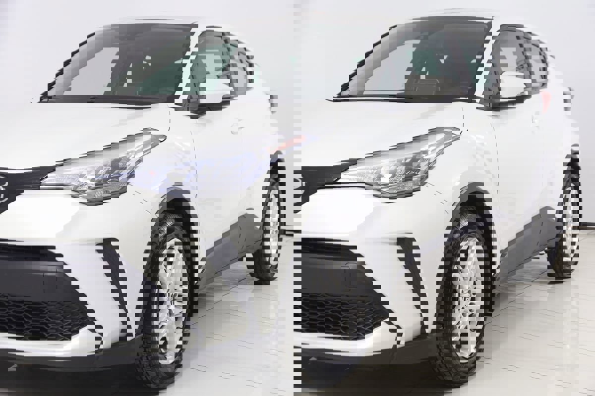 Used 2021 Toyota C-HR LE image 46