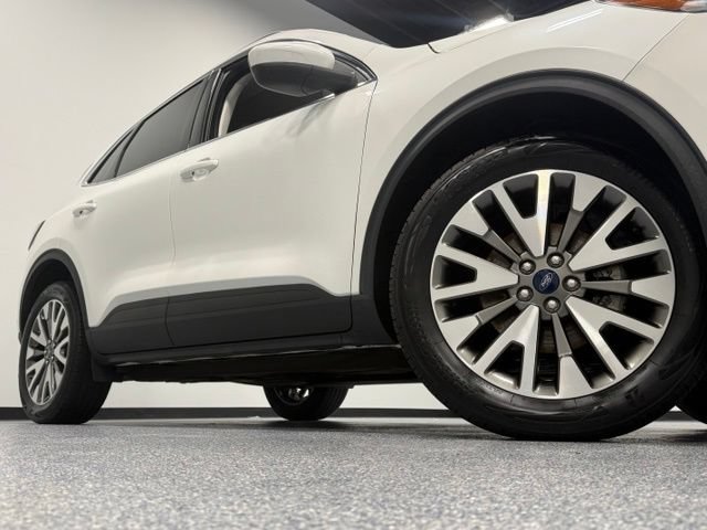 Used 2021 Ford Escape Titanium AWD/4WD image 2