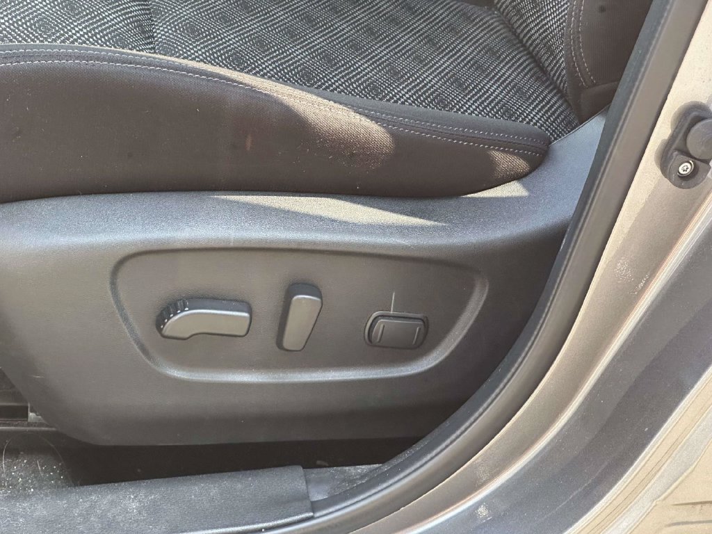 Used 2020 Nissan Rogue Sport SV w/ All-Weather Package AWD/4WD image 15