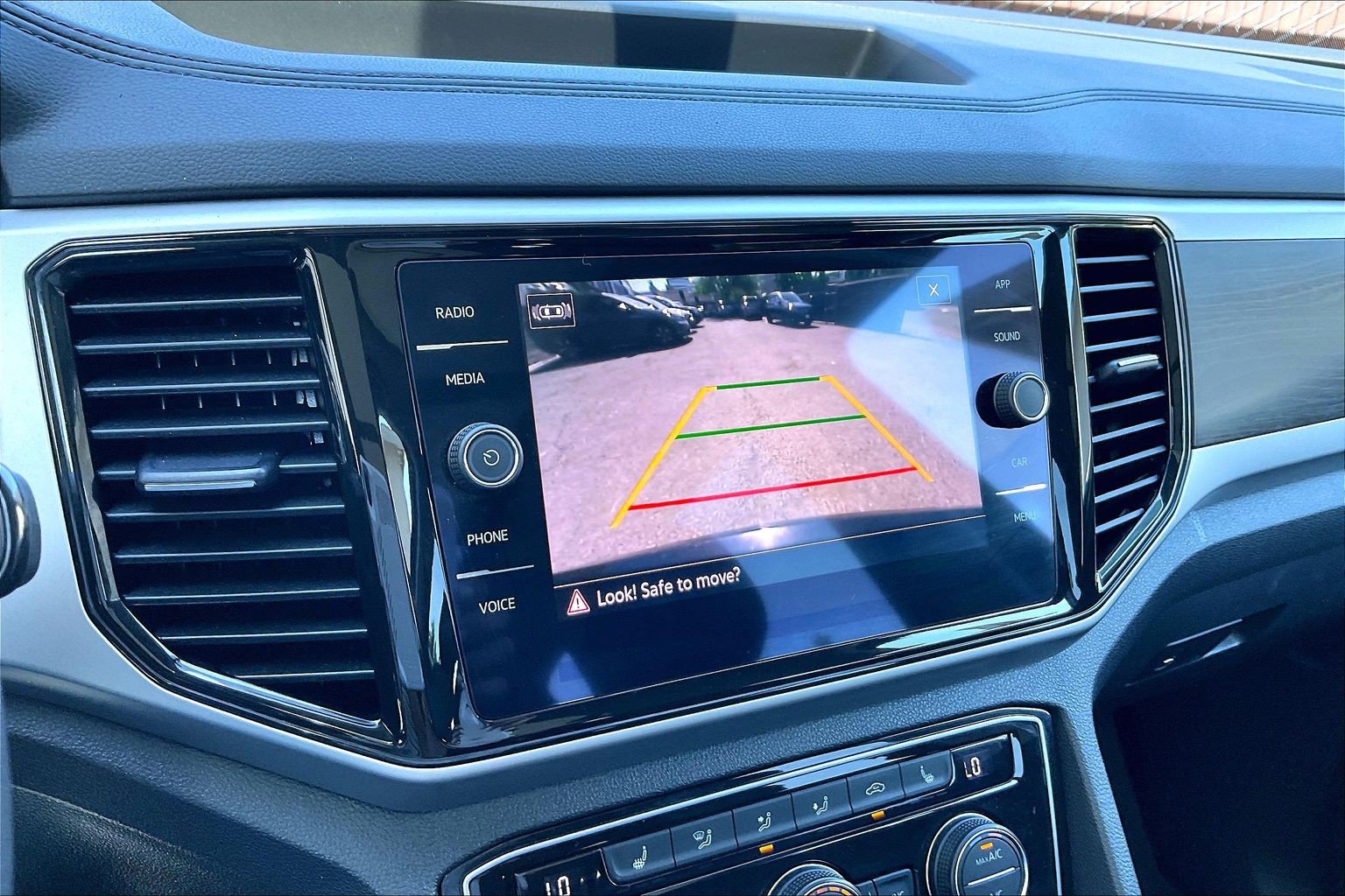 Certified 2023 Volkswagen Atlas SE w/ Panoramic Sunroof Package FWD image 21