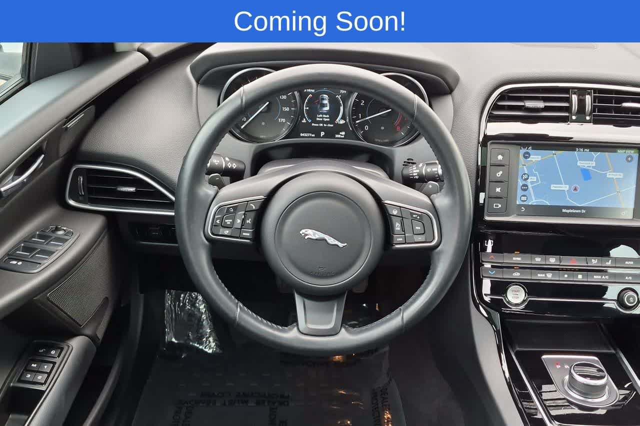 Used 2017 Jaguar XE Premium RWD image 23